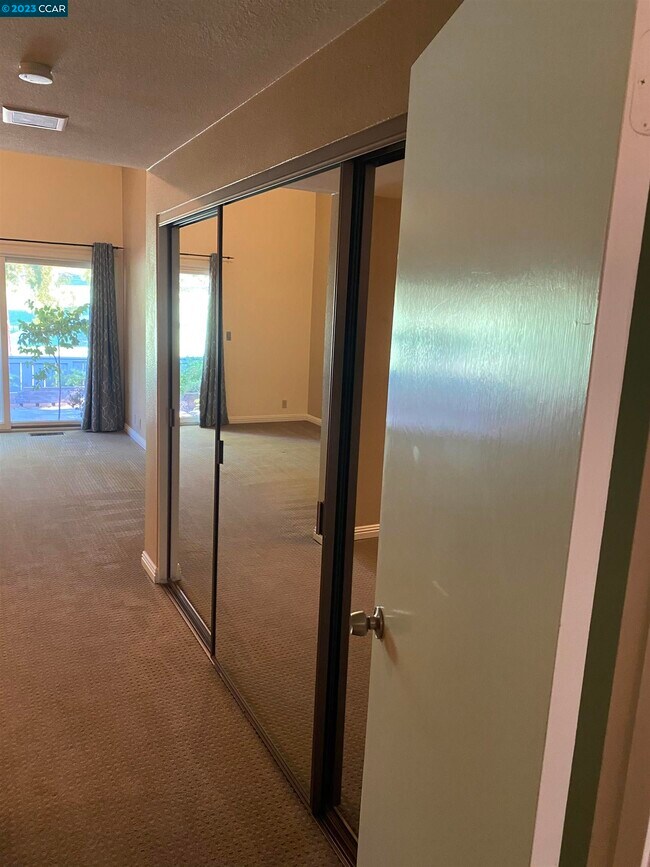 Foto del edificio - 566 Cambrian Way