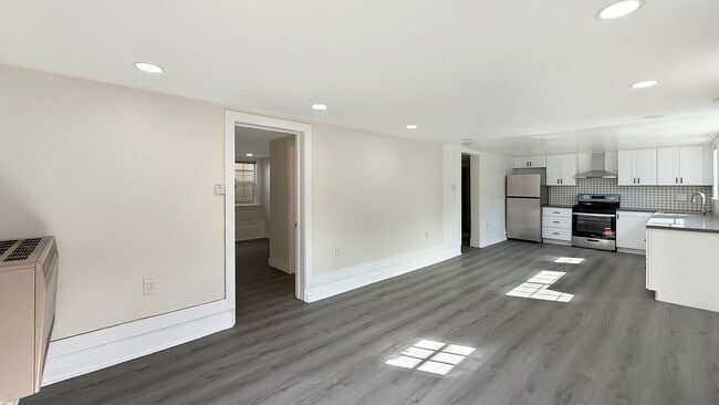 Building Photo - 1623 Harmon St