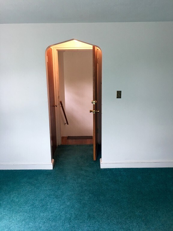 Building Photo - 553 Main St