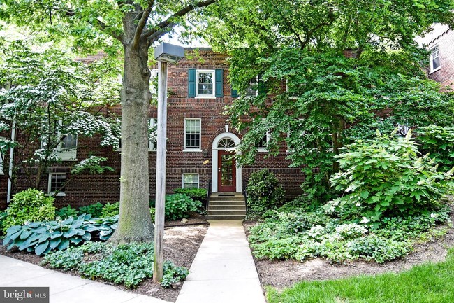 Building Photo - 1802 Key Blvd