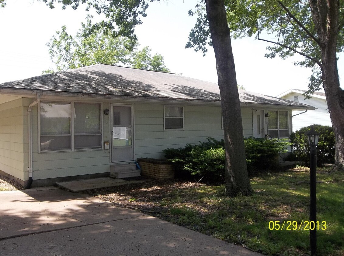 704 N Campbell St, IL 61455 House Rental in IL