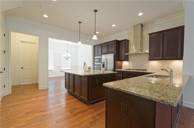 Foto del edificio - 145 Rose Garden Ln