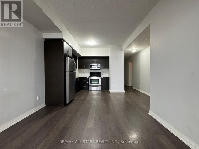 Photo du bâtiment - 9500 Markham Rd