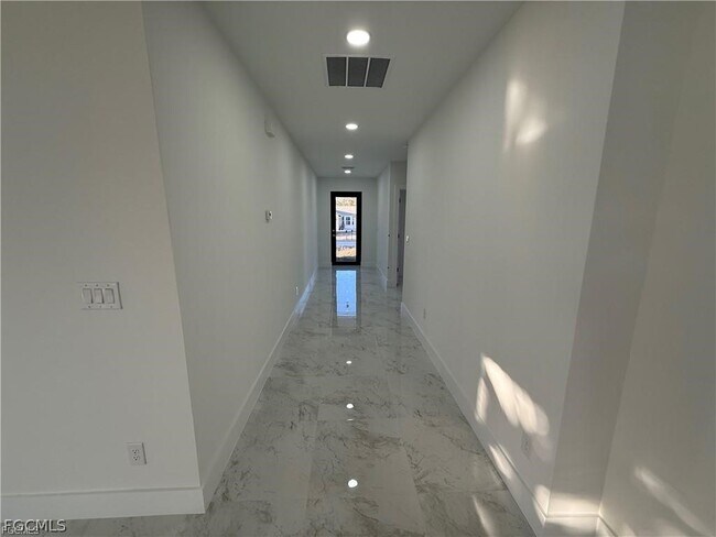 Foto del edificio - 1706 NW 19th Terrace