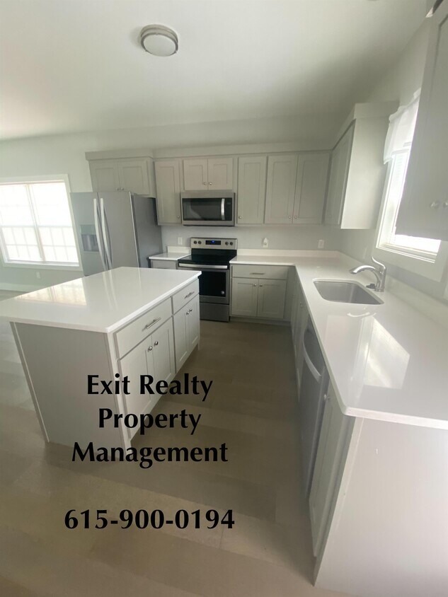 Building Photo - 256 Caroline Dr