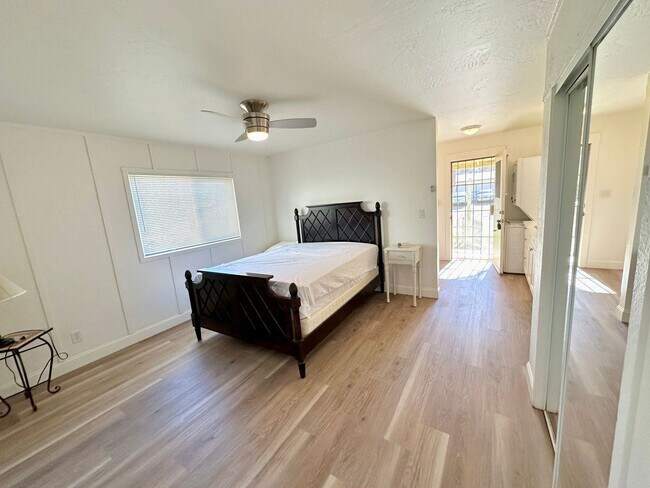 Foto del edificio - 1 br, 1 bath House - 704 Vine St Unit B