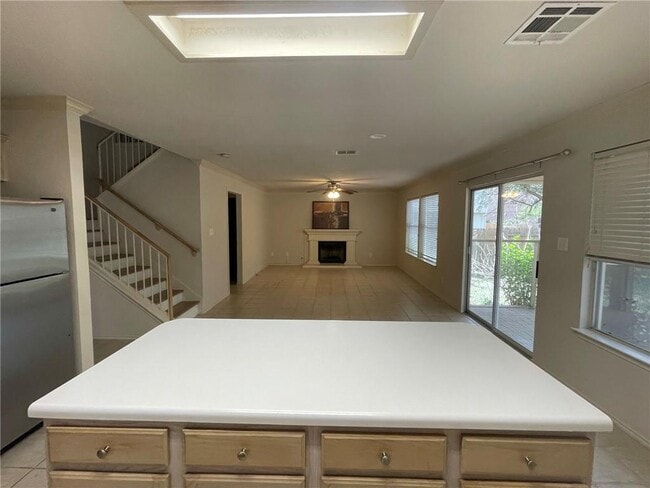 Building Photo - 613 Stallion Dr