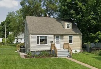 Building Photo - 1031 Good Pl