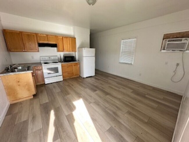 Foto del edificio - 1 BED 1 BATH IN ABBEVILLE
