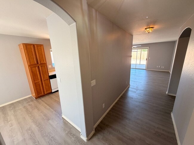 Building Photo - 12556 W Charter Oak Rd