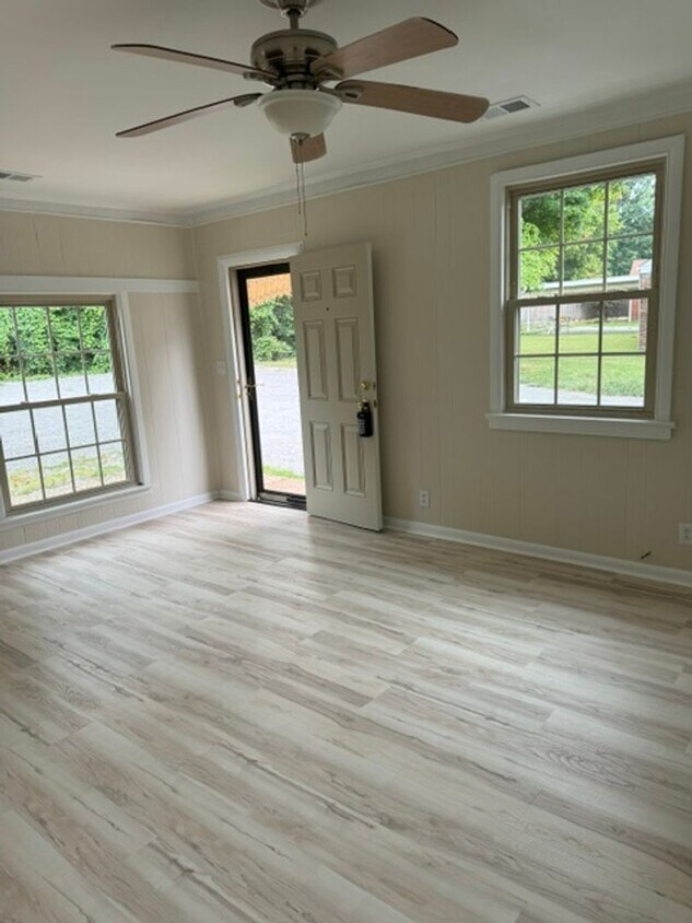 Foto principal - 2323 Sweetwood Rd