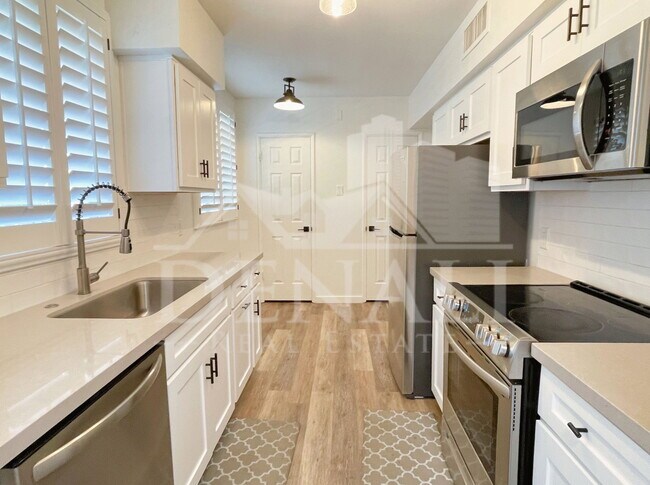 Foto del edificio - 3242 E Camelback Rd