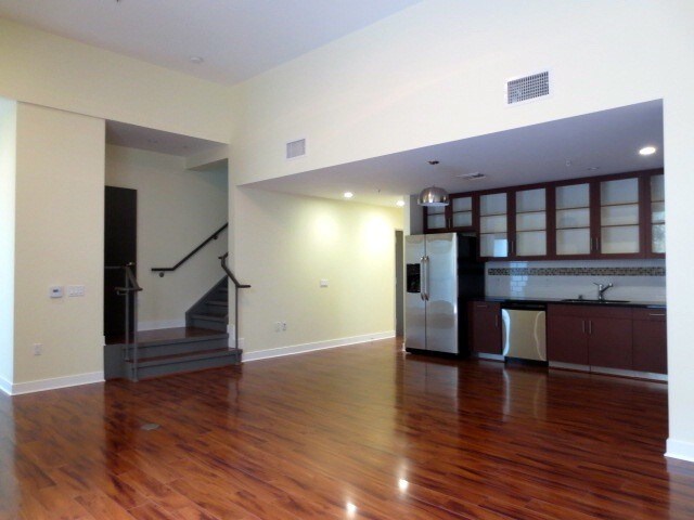 Primary Photo - 1457 Colorado Blvd