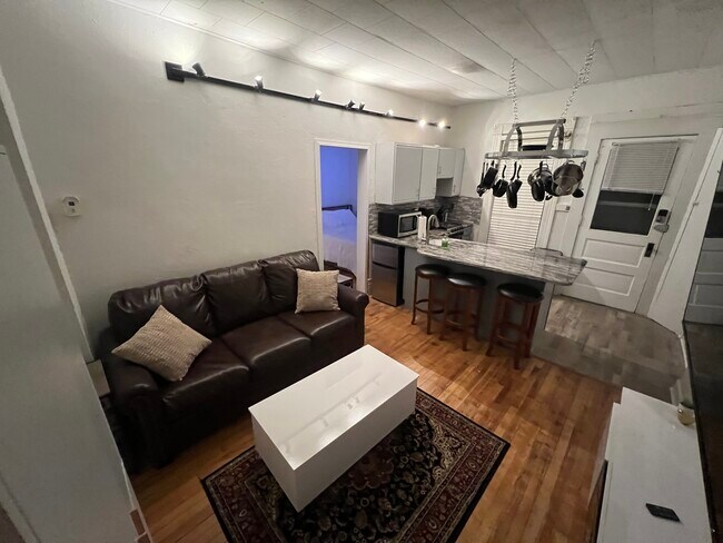 Living room - 208 11th St