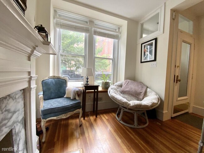 Building Photo - 4 br, 4.5 bath Townhome - 107 E West St