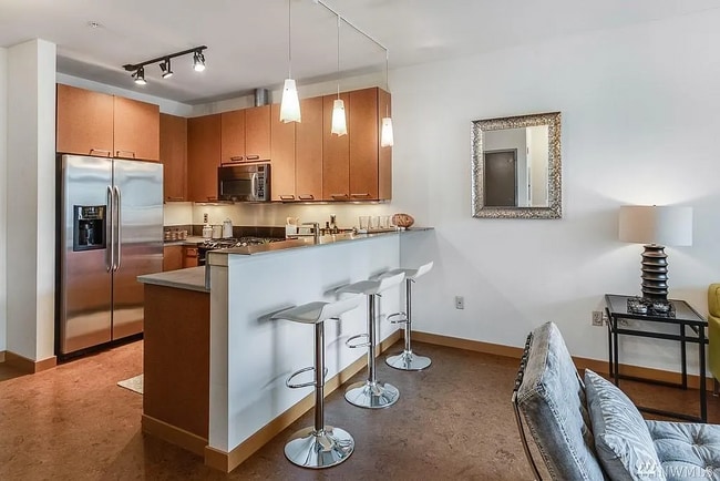 Kitchen Island - 1414 12th Ave