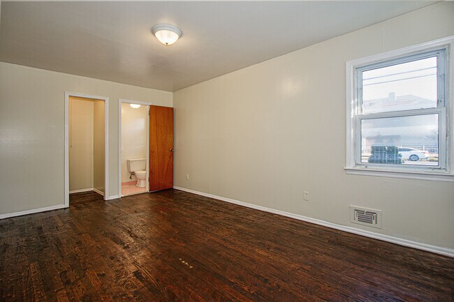 Foto del edificio - 8922 Avenue L