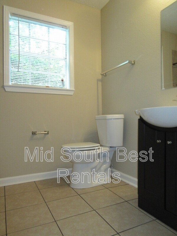 Building Photo - 3058 Domar St