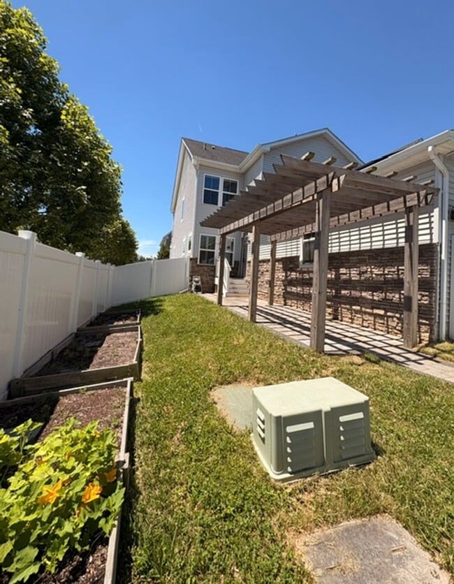 Building Photo - 22110 Fulmer Ave