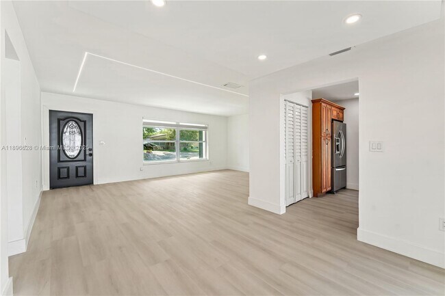 Foto del edificio - 2600 NW 68th Way