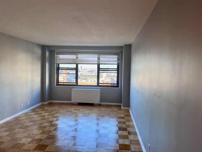 Photo - 225 St Pauls Ave Apartment