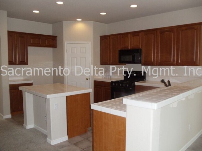 Foto del edificio - 250 Greg Thatch Cir
