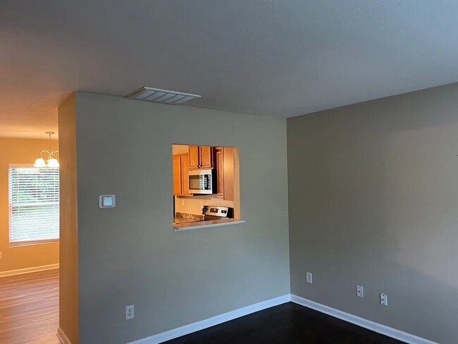 Building Photo - 1645 Red Bird Cir SE
