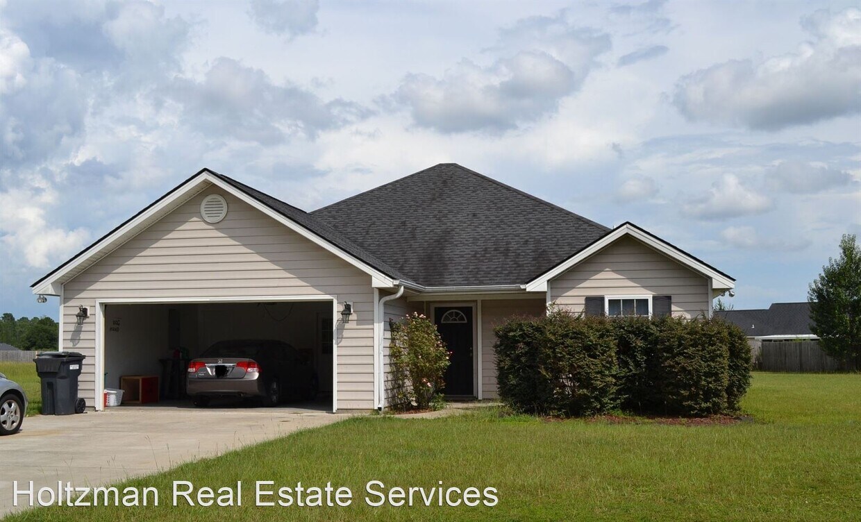 3 br, 2 bath House 176 Parish Loop NE House Rental in Hinesville