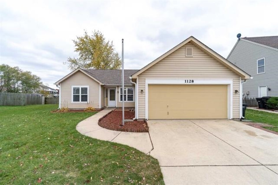 Primary Photo - 1128 Hornbeam Cir W