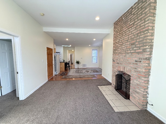 Building Photo - 3643 S Hamilton Ave