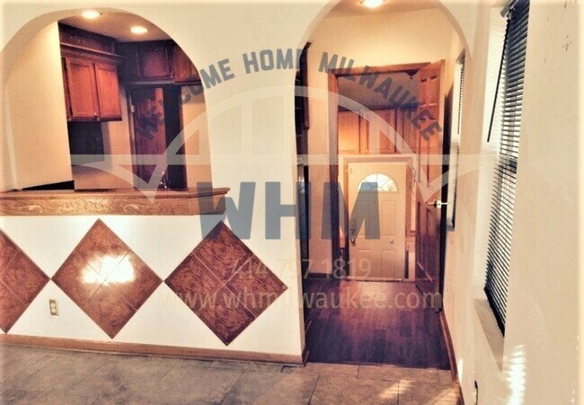 Building Photo - COMING SOON! Newly renewed 5 Bedroom Singl...