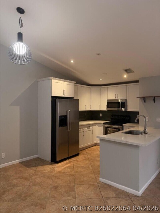 Building Photo - 3076 S Oakland Forest Dr