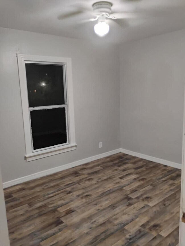 Foto del edificio - 112 E Morris St