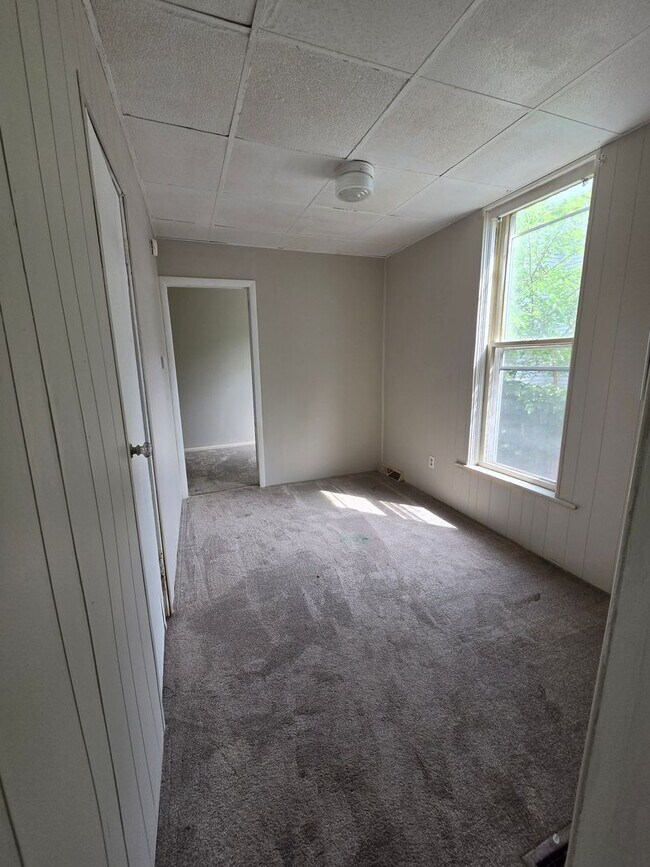 Foto del edificio - Lower 1 bedroom all utilities included