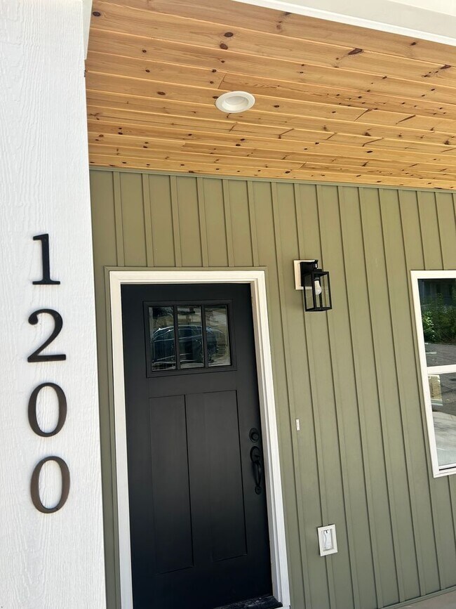 Foto del edificio - 1/2 OFF FRIST FULL MONTHS RENT! Allowing S...