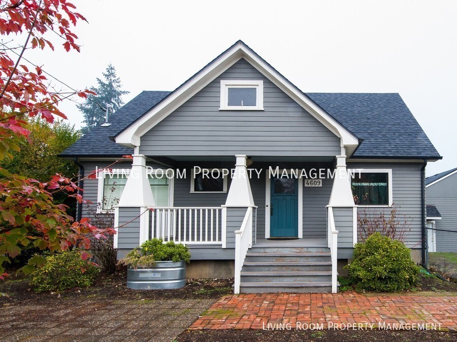 Foto principal - 1926 Fully Remodeled Farmhouse with a Fenc...