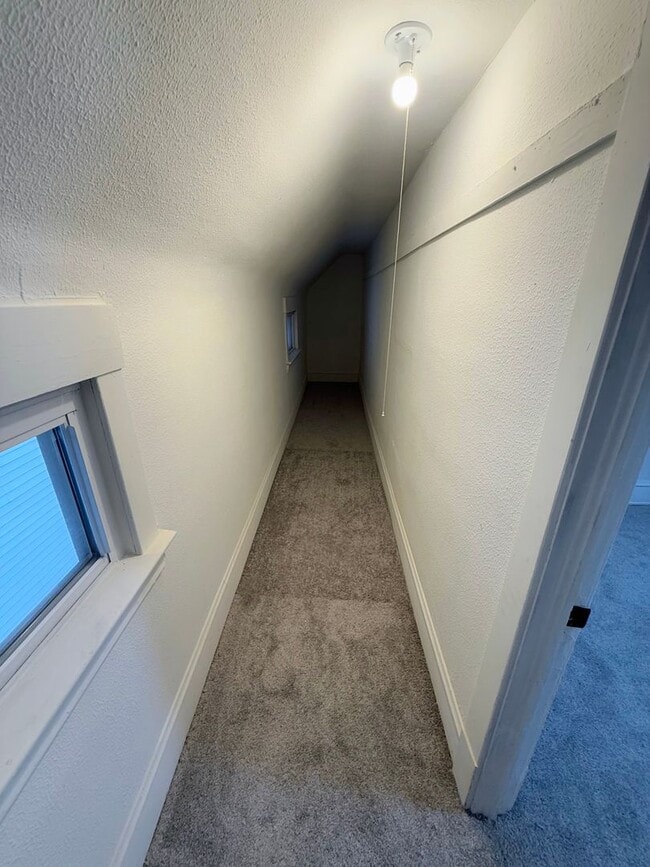 Building Photo - Newly renovated 3-bedroom, 1.5-bath home in Cleveland