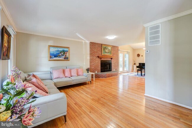 Foto del edificio - 4517 Morningwood Dr