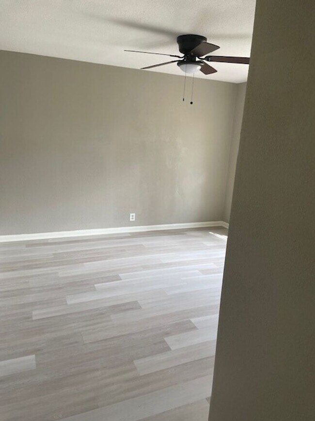 Foto del edificio - 1415 Hackberry Ave