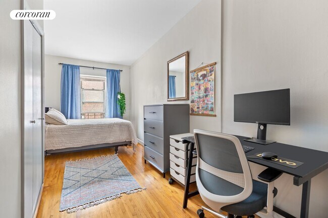 Building Photo - 242 W 72nd St