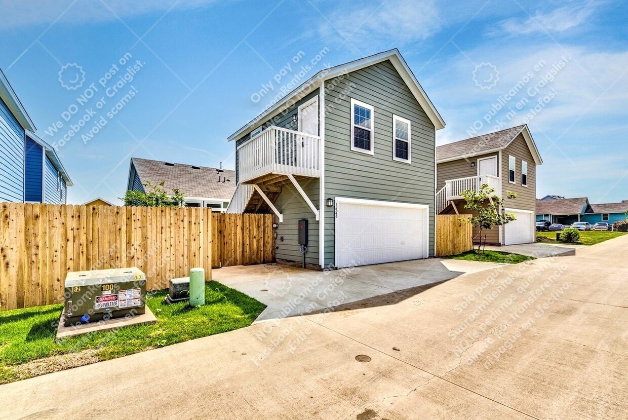 Primary Photo - 1628 Arbor Knot Dr