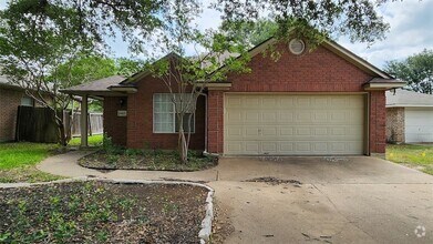 Building Photo - 2415 Carnation Ct