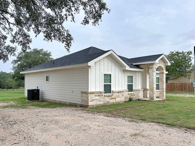 Photo - Beautiful Custom Home on 1 Acre in Peacefu...