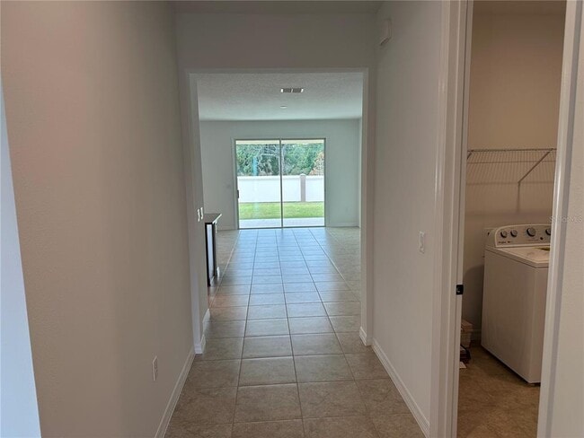 Building Photo - 5854 SW 78th Ave Rd