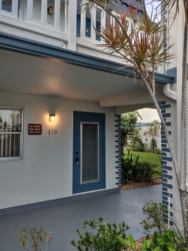 Building Photo - 310 Tuscany Ln
