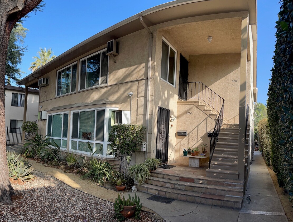 5728 Hazeltine Ave Unit 1, Van Nuys, CA 91401 Condo for Rent in Van