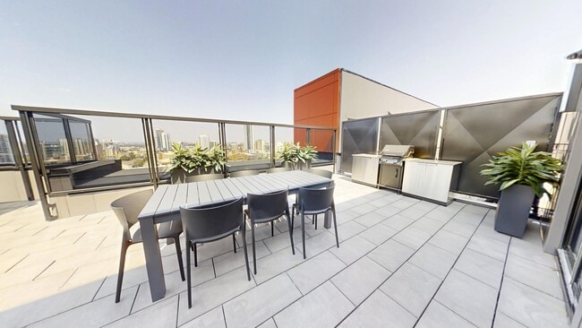 Building Photo - Vertikal