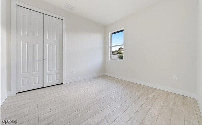 Foto del edificio - 2513 40th St W