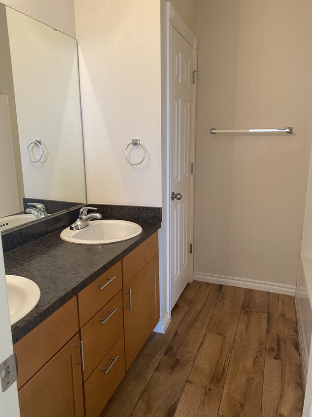 Foto principal - 143B Bluejay Blvd