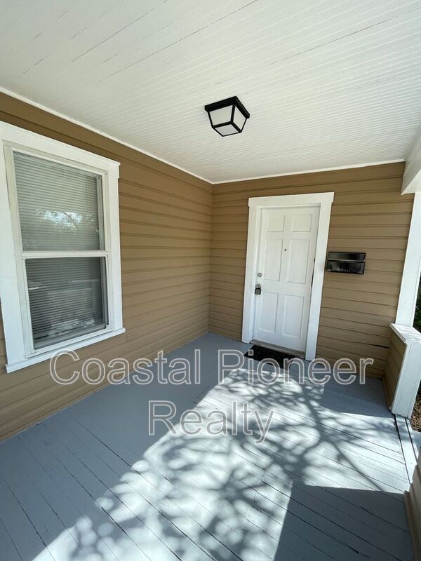 Photo - 1315 8th Ave S House